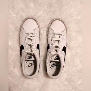 Nike court legacy shoes